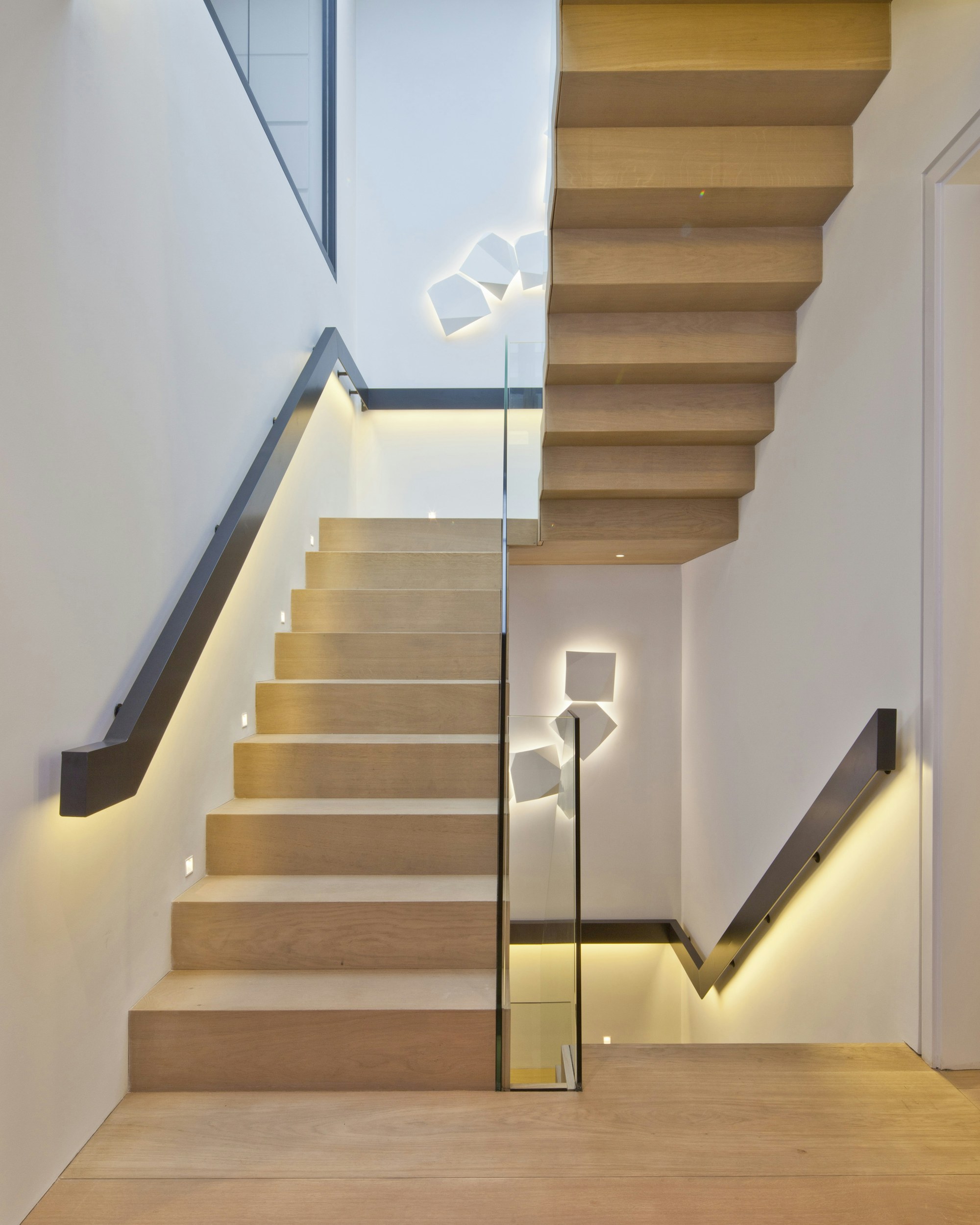March-White-Headfort-Place-design-stair