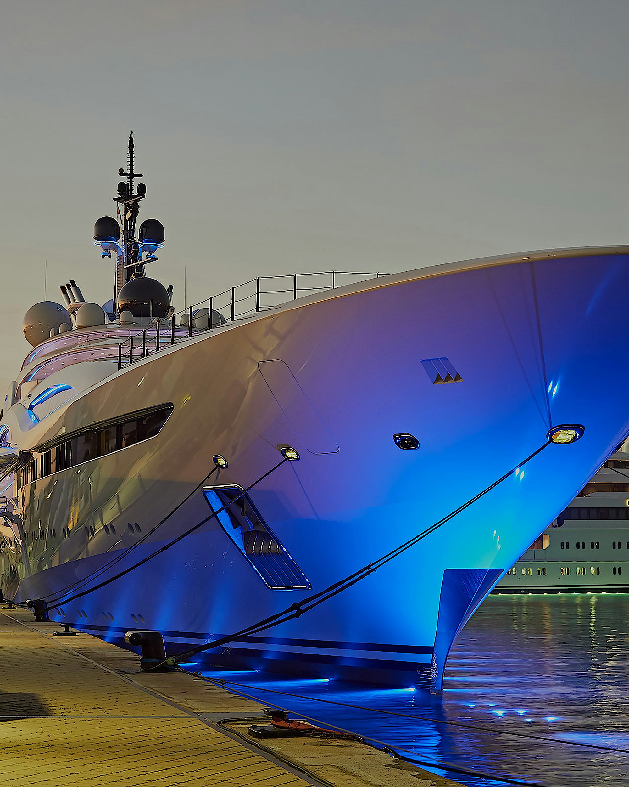 al-lusail-yacht-design-exterior-front